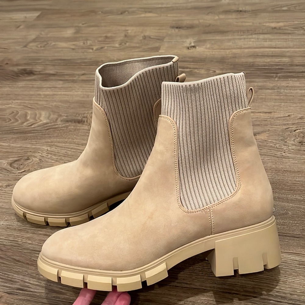 Womens beige chunky heel boots